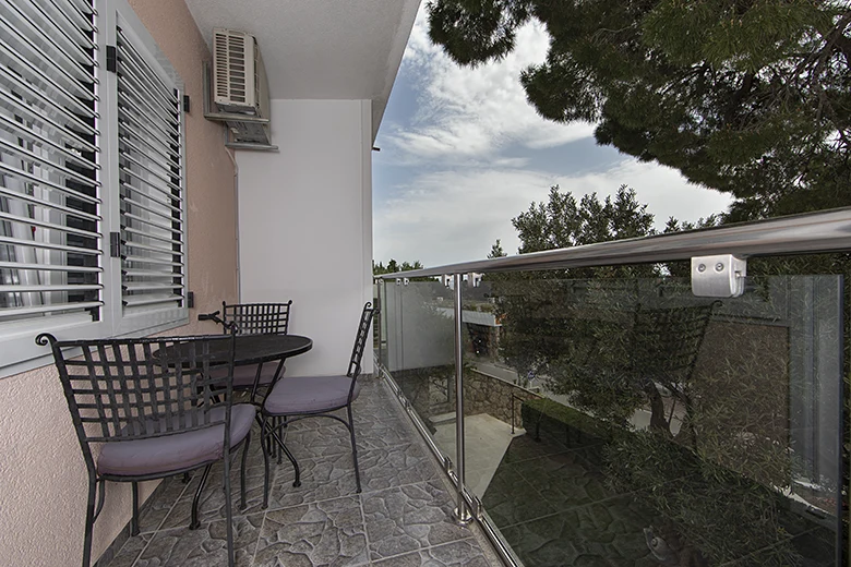 Apartments Škrabić, Brela - balcony with seaview