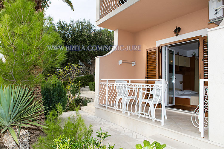 apartments Jure Šoši, Brela - balcony and garden