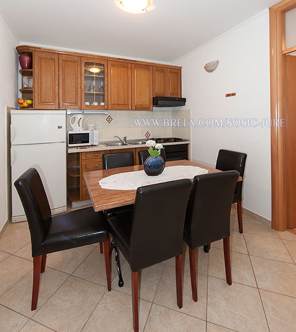 apartments Jure Šošić, Brela - kitchen, dining room