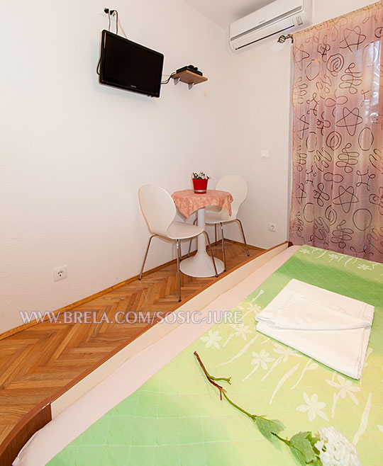 apartments Šošić, Brela - dining table