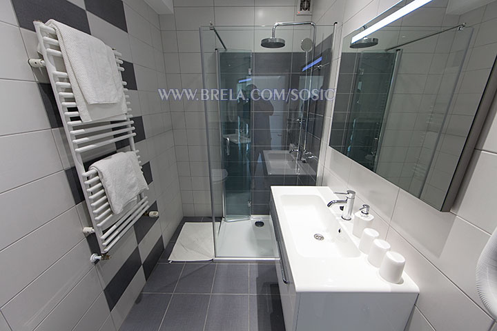 Brela Podrae, apartments Mirjana - recent decorated, new bathroom