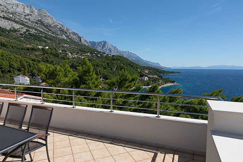 Apartments Tomaš, Brela - house, balcony with seaview