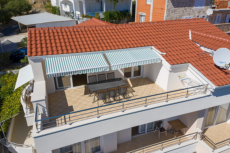 Apartments Tomaš, Brela - house, aerial view