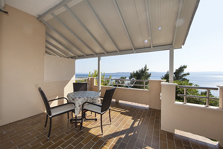 apartments Tunja, Brela - large terrace with sea view