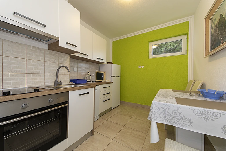 apartments Tunja, Brela - kitchen