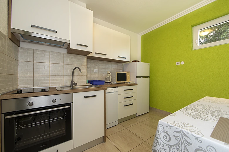 apartments Tunja, Brela - kitchen