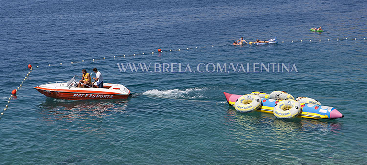 sport activitis on Brela beaches