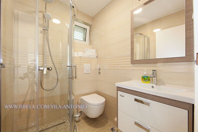 Vila Antonio, Brela - bathroom