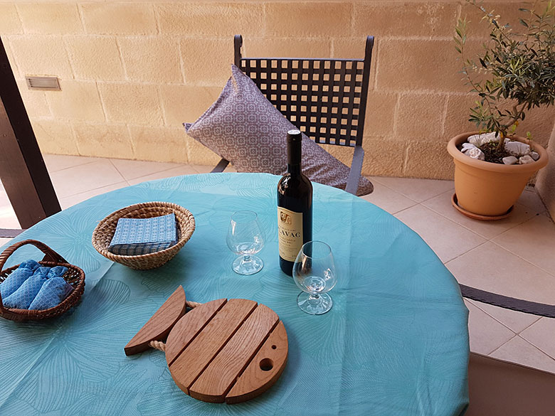 outdoor table - apartment Lone, Brela