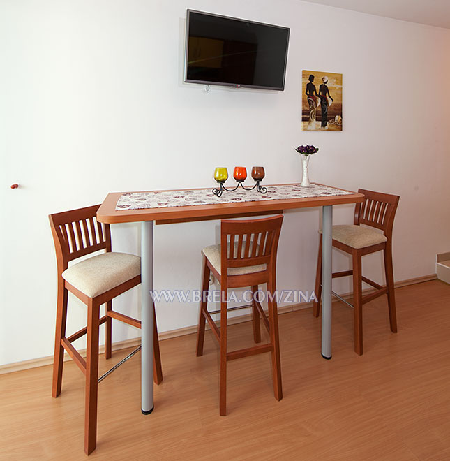 apartment Zina in Brela - dining table, TV